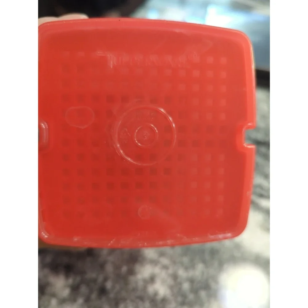 Tupperware 4.5 cup Pick A Deli Pickle Pepper Keeper Chili Red 1330-21